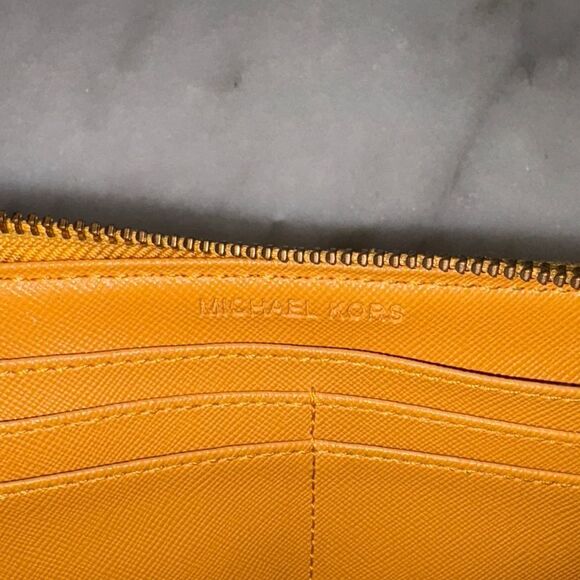 Michael Wallet Kors Yellow Signature Logo Saffiano Leather Full Zip Continental - Picture 14 of 16